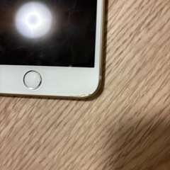 iPhone6plus ゴールドの画像