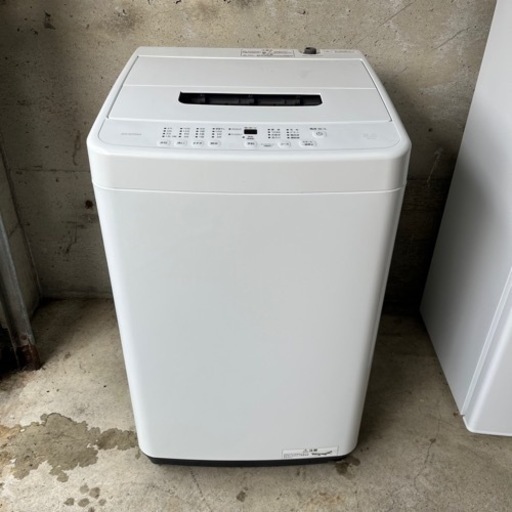 2023年製　美品 アイリスオーヤマ 5kg 風乾燥で干し時間短縮!!汚れに強いステンレス槽 洗濯機【IAW-T504】