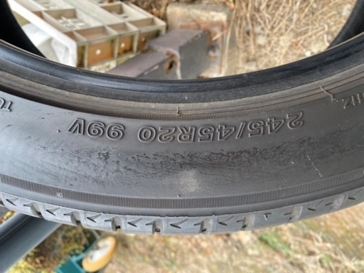 車のパーツ タイヤ、ホイール