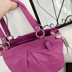 【値下げ】2,500→1,500【正規品・美品・鞄袋付き】 COACH カイラトートバッグ 多収納機能 A4サイズ収納可 スカーフ付きの画像
