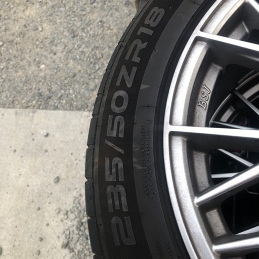 車のパーツ タイヤ、ホイール