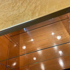 IDC大塚家具　バーズアイメープル　スプレンダー　サイドボード　リビングボード　照明付き　飾り棚　キャビネット　49の画像