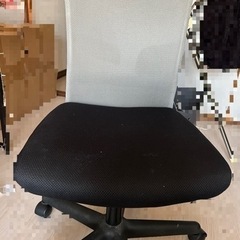 勉強椅子の画像