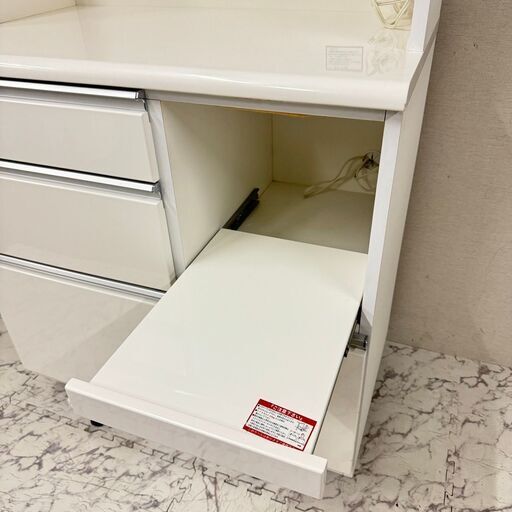 W 18220  NITORI 3枚ガラス扉キッチンボード   ◆大阪市内・東大阪市他 6,000円以上ご購入で無料配達いたします！◆