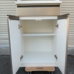 超激安！美品ニトリ 食器棚 ラピス 60 静かに閉まるソフトクローズ仕様★販売価格79,990円 高級 激安中古リサイクル品の画像