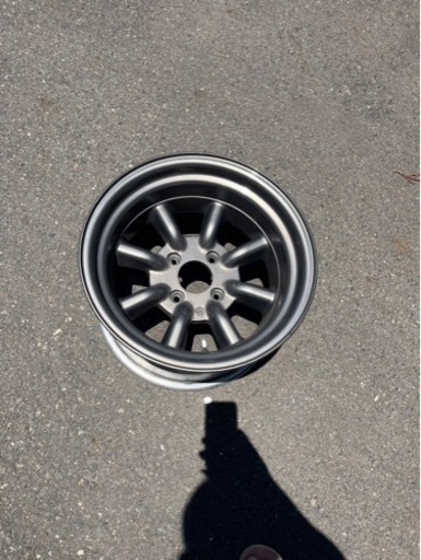 車のパーツ タイヤ、ホイール