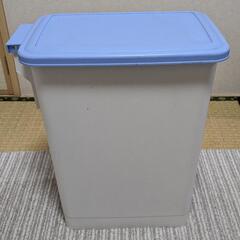 【取引中・新規受付停止】足踏みゴミ箱の画像