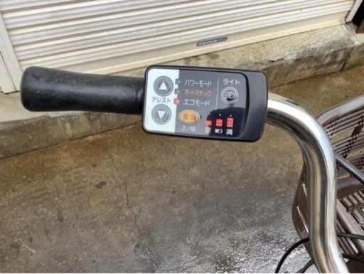 416  パナソニック新機種電動アシスト自転車vivi26インチシルバーボディー