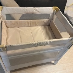 アップリカ　ココネル　ベビーベッド
