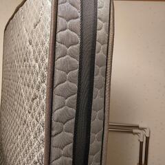 ポケットコイルマットレス(シングル)とベッドフレームの画像