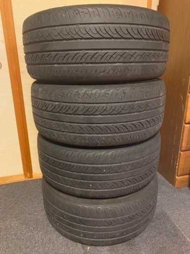 車のパーツ タイヤ、ホイール