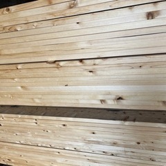 【特価品】杉 4000×45×90(mm) バラ売り！デッキ、下地、DIYなどに。在庫98本ありますので複数の方へ販売できます。の画像