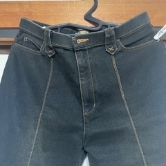 デニムパンツの画像