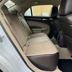 豪華装備 正規輸入車 クライスラー 300C ラグジュアリー 綺麗 ハーマンカードン 前後ドラレコ 本革シート アクティブセーフティの画像