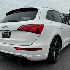 希少 左ハン US並行 アウディ Q5 3.2FSI クワトロ 4WD 黒革シート サンルーフ 社外エアロ VOSSEN22インチアルミ 社外マフラー ローダウンの画像