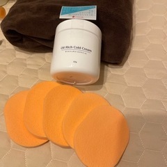 新品未使用エステ用ガウン/フェイシャルスポンジの画像