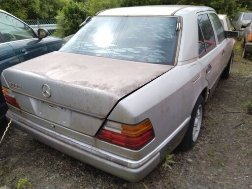 メルセデス―ベンツ124-300Eボデー部品リヤーバンパー販売