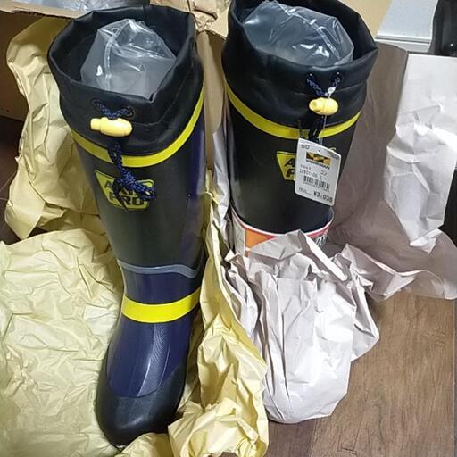 スパイク付き長靴未使用品