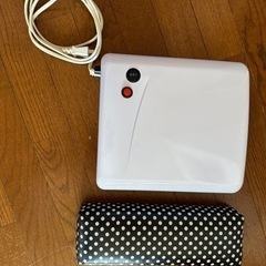 ネイルUVライト