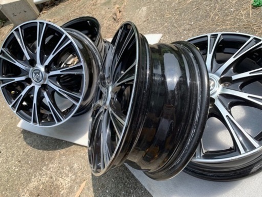 車のパーツ タイヤ、ホイール