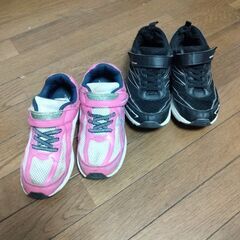 運動靴　23.0cm 23.5cm