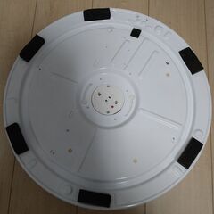 丸形（直径53cm）ランプカバーと蛍光灯の画像