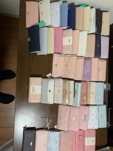 ブランド財布大量出品！全て未使用品！