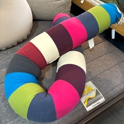 【ジモティー限定SALE】9900→5500円　 Yogibo Caterpillar Roll Long ヨギボー キャタピラー ロ