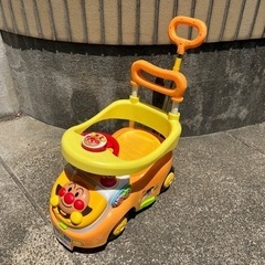 ※屋外使用品※アンパンマンよくばりビジーカー