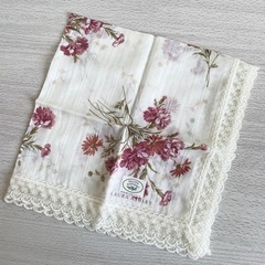 ☆お値引可能☆【新品未使用品】LAURA ASHLEY  花柄ハンカチ スカーフ レース付きの画像