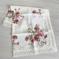 ☆お値引可能☆【新品未使用品】LAURA ASHLEY  花柄ハンカチ スカーフ レース付きの画像