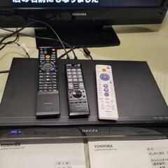 32インチ液晶テレビとハイビジョンレコーダーのセットの画像