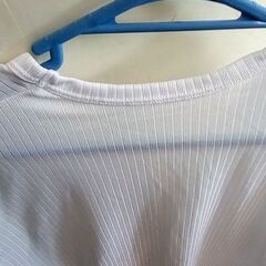 ☆薄手 VネックTシャツ 白 Mサイズ メンズ しまむらの画像
