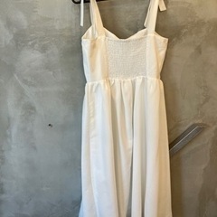 ホワイトドレスの画像