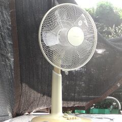 6/15●30cmリビング扇風機 AIRMATE KF-301V...