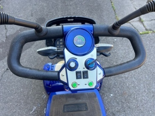 シニアカー 電動車椅子　電動車　介護用品　四輪電動車いす