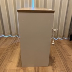 ほぼ新品！！アイリスオーヤマデスク机の画像