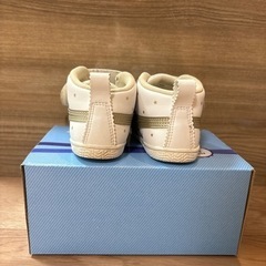 子ども靴　アシックス　白 13.5の画像