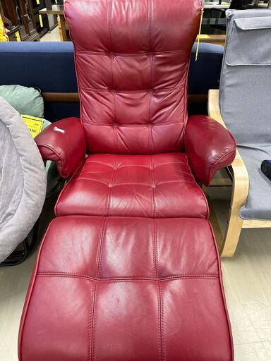 ジモティ来店特価!!　　回転椅子　オットマン付き　　　レッド　　J-0634