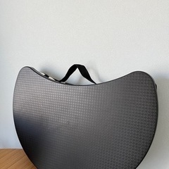 【決まりました】IKEA 膝上クッションテーブルの画像