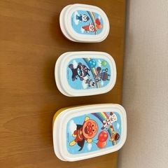 【値下げしました】中古　アンパンマン　タッパー3点セット
