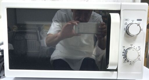 小型電子レンジです。　機能に問題はありません。一人部屋やオフィスに向いていると思います。