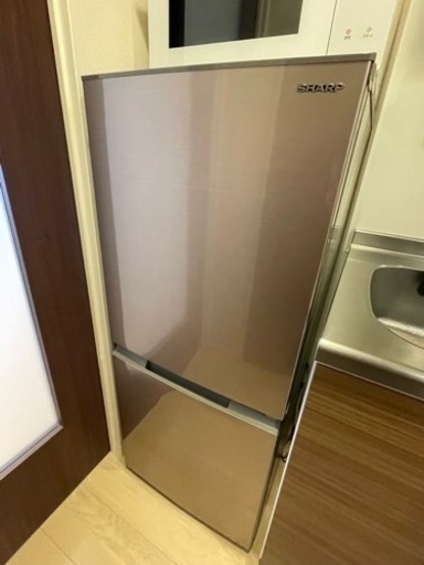 【受け渡し予定者決定済み】SHARP 冷蔵庫152L（幅49.5cm) 2021年製　2ドア　付け替えどっちもドア SJ-D15HJ-N