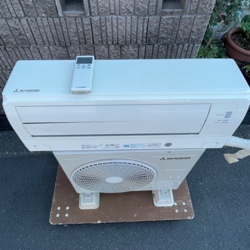 f●■三菱重工 ルームエアコン 2018年 2.2kw ～6畳 ビーバーエアコン 標準モデル コンパクトタイプ SRK22TW/リモコン有り