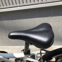 自転車 クロスバイクの画像