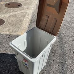 蓋つきゴミ箱　48L×２個　連結可　中古の画像