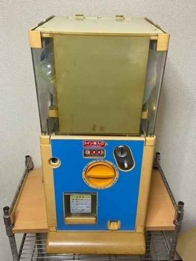 ガチャガチャ本体　　鍵なし②