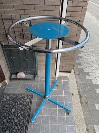 スリムな円型ラック店舗用