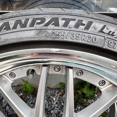車のパーツ タイヤ、ホイール
