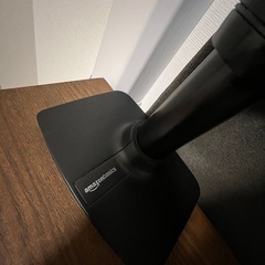 パソコンデスクとチェア、モニターアーム、モニターすべてセットで無料の画像